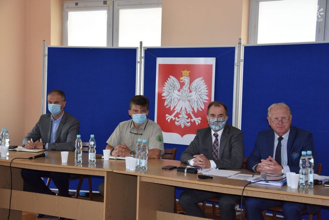 Debatowali o nowych granicach Świętokrzyskiego Parku Narodowego Debatowali o nowych granicach Świętokrzyskiego Parku Narodowego