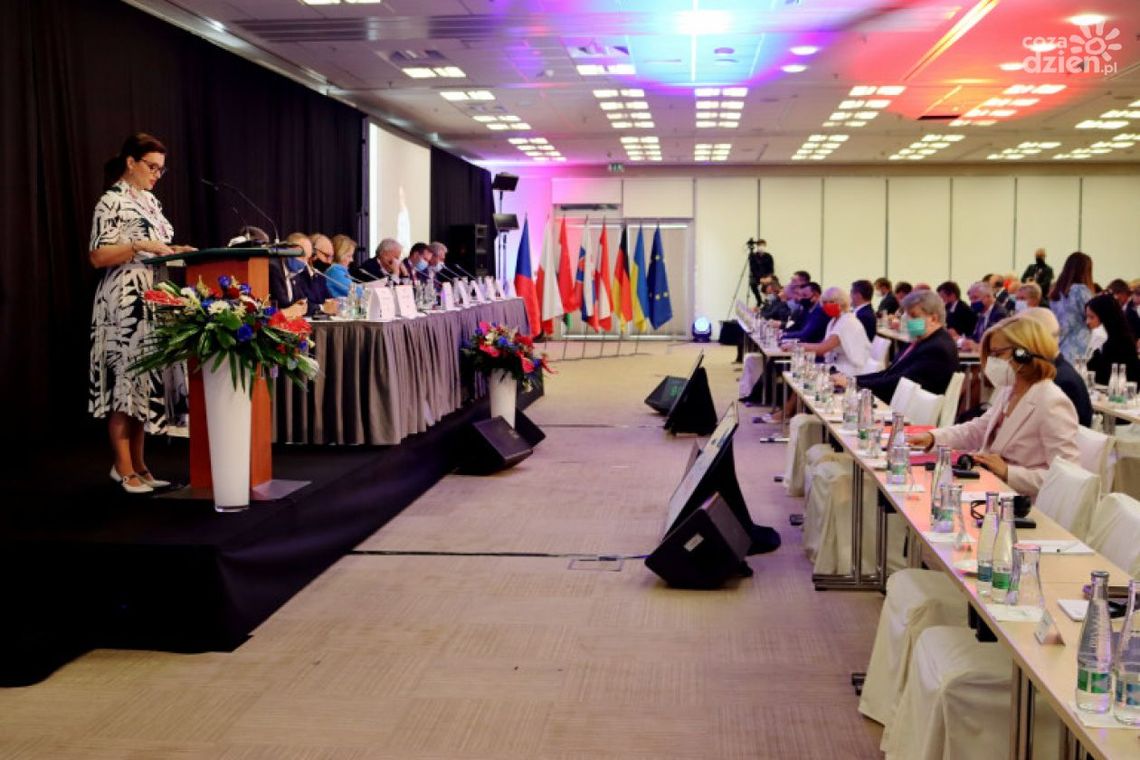 Delegacja z województwa świętokrzyskiego obradowała w Pradze Delegacja z województwa świętokrzyskiego obradowała w Pradze