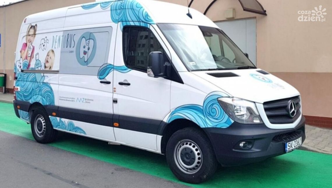 Dentobus także w grudniu. Bezpłatna opieka stomatologiczna dla dzieci i młodzieży Dentobus także w grudniu. Bezpłatna opieka stomatologiczna dla dzieci i młodzieży