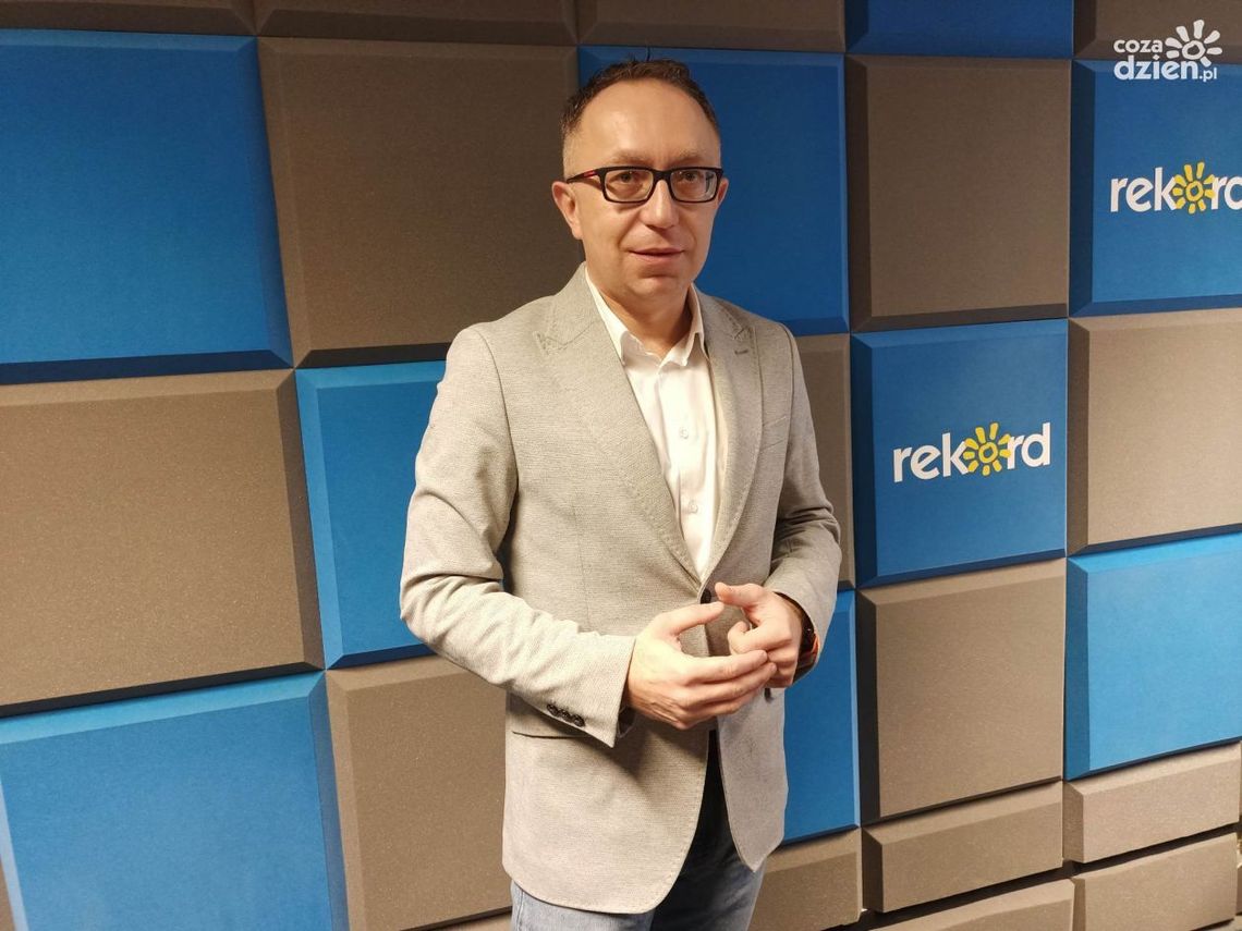 Dla młodych ludzi proponujemy kredyt 0% na pierwsze mieszkanie i dopłatę 600 zł do najmu Dla młodych ludzi proponujemy kredyt 0% na pierwsze mieszkanie i dopłatę 600 zł do najmu