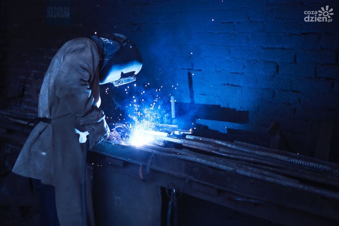 Dlaczego warto korzystać z pozycjonerów spawalniczych i czym kierować się przy ich zakupie? Dlaczego warto korzystać z pozycjonerów spawalniczych i czym kierować się przy ich zakupie?