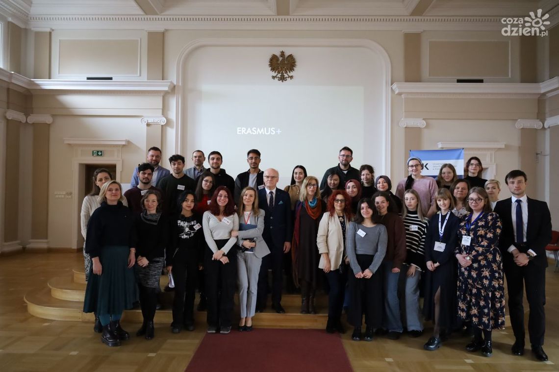Do Kielc przybyli studenci z różnych stron świata Do Kielc przybyli studenci z różnych stron świata