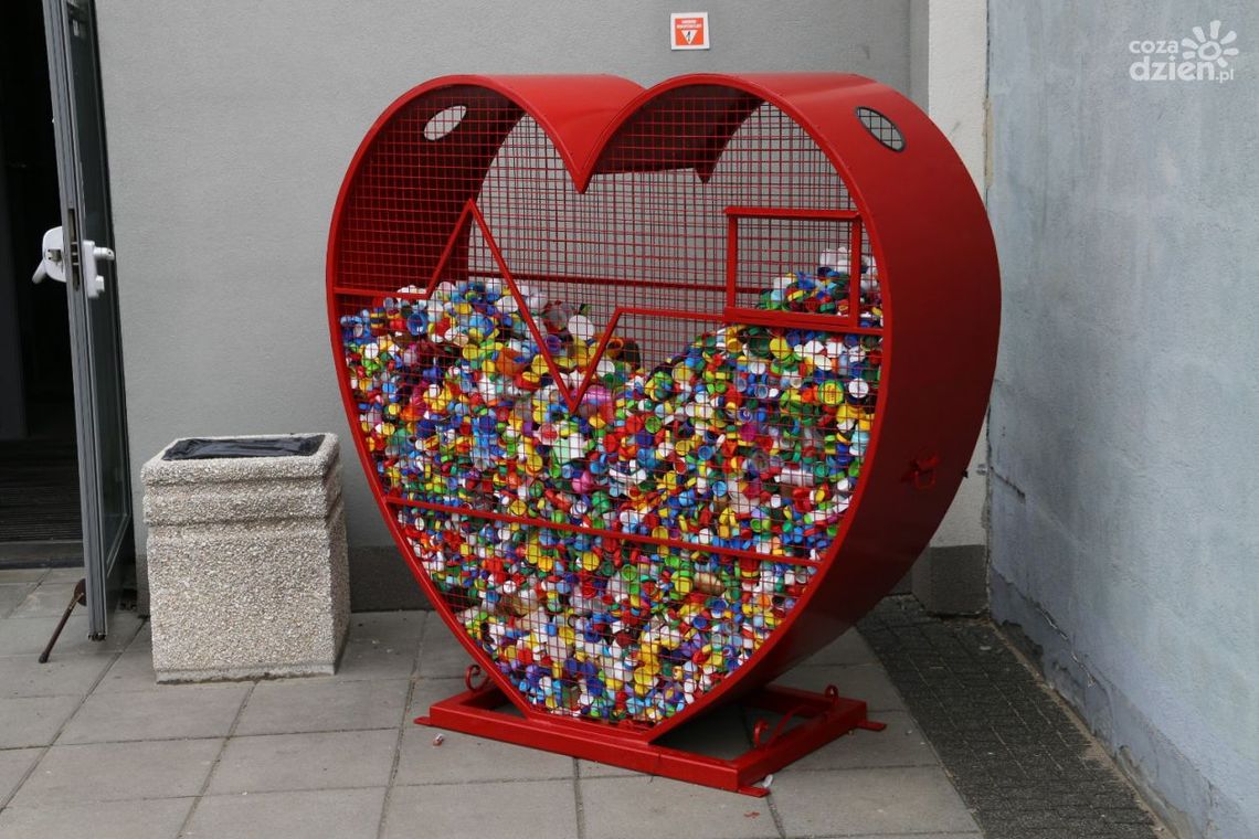 Do serca nakrętki wrzucają i pomagają! Do serca nakrętki wrzucają i pomagają!