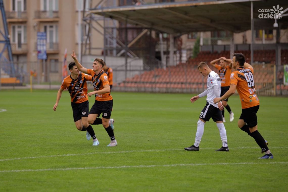 Dobra gra i trzy punkty piłkarzy KSZO w spotkaniu ze Świdniczanką Dobra gra i trzy punkty piłkarzy KSZO w spotkaniu ze Świdniczanką