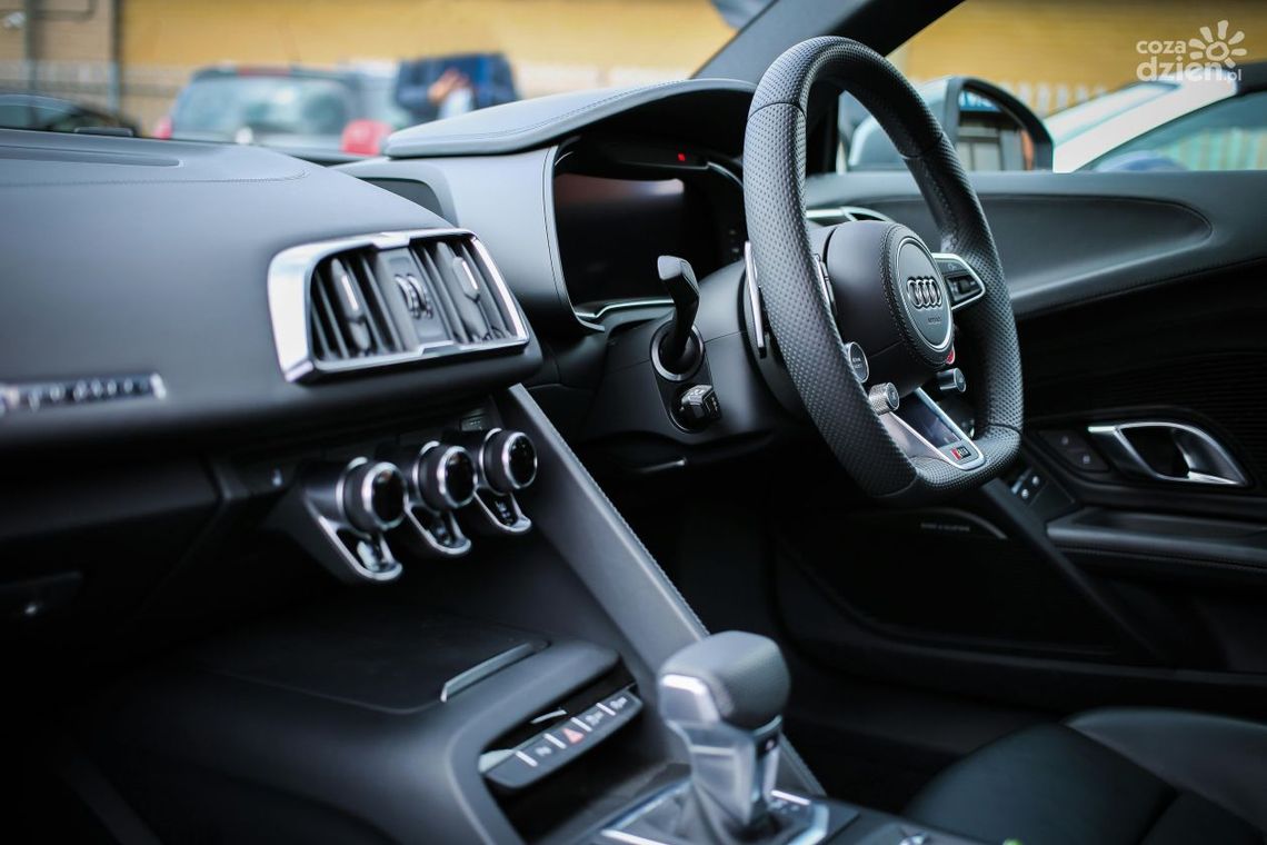 Dobra wypożyczalnia aut - czyli jaka? Dobra wypożyczalnia aut - czyli jaka?