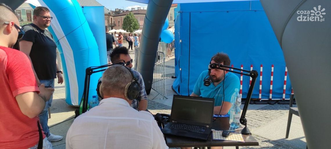 Dom Kultury Białogon i Największy Zespół Rockowy na Święcie Kielc Dom Kultury Białogon i Największy Zespół Rockowy na Święcie Kielc