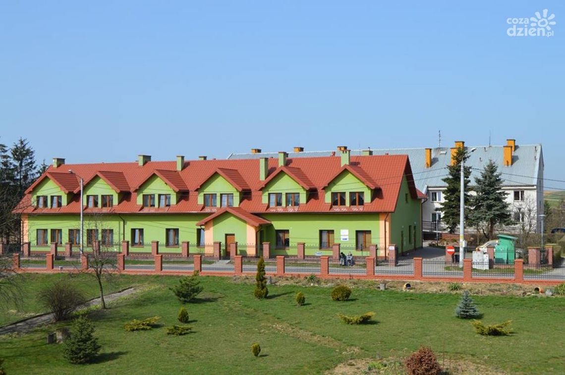 Dom Pomocy Społecznej - azyl czy konieczność? Dom Pomocy Społecznej - azyl czy konieczność?