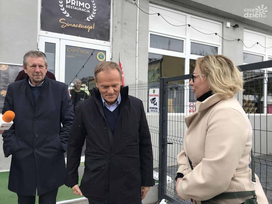 Donald Tusk: Nie ma w naszym kraju rodziny, która nie włączyłaby się w pomoc uchodźcom Donald Tusk: Nie ma w naszym kraju rodziny, która nie włączyłaby się w pomoc uchodźcom