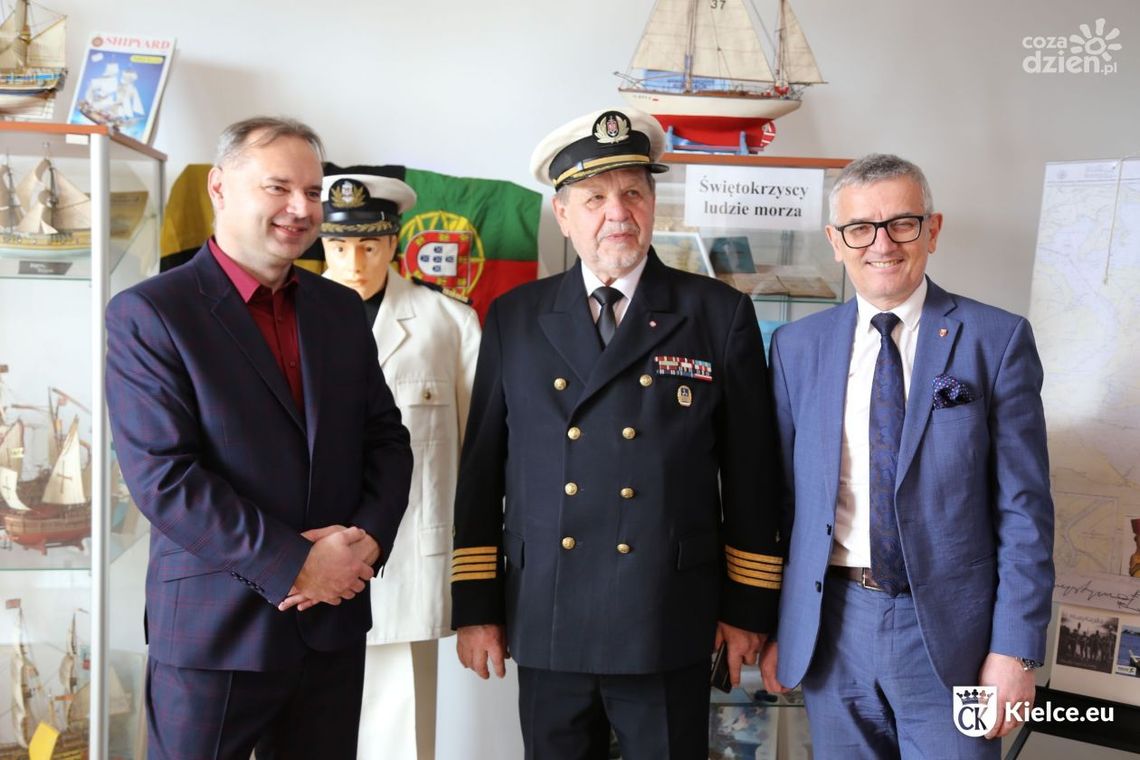 Doświadczony marynarz gościem specjalnym wystawy „Morskie opowieści” Doświadczony marynarz gościem specjalnym wystawy „Morskie opowieści”