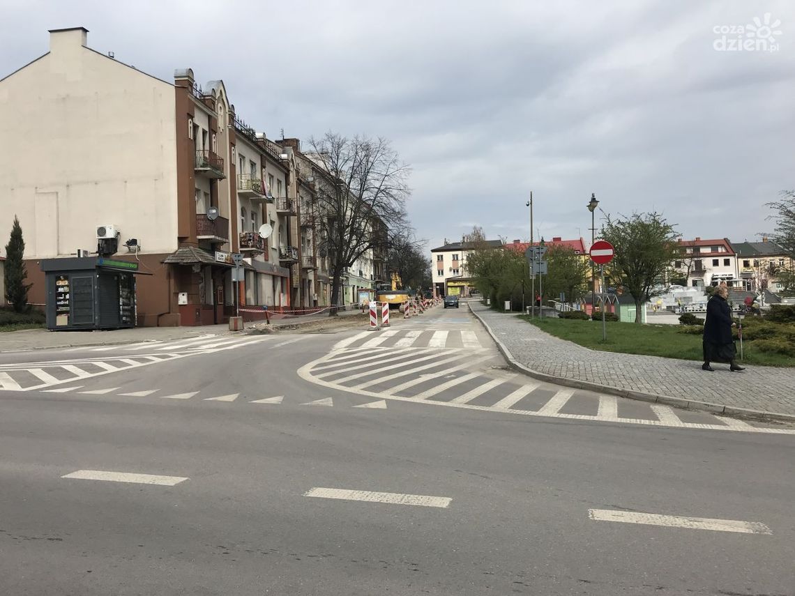 Drogowcy łatają ostrowieckie ulice Drogowcy łatają ostrowieckie ulice