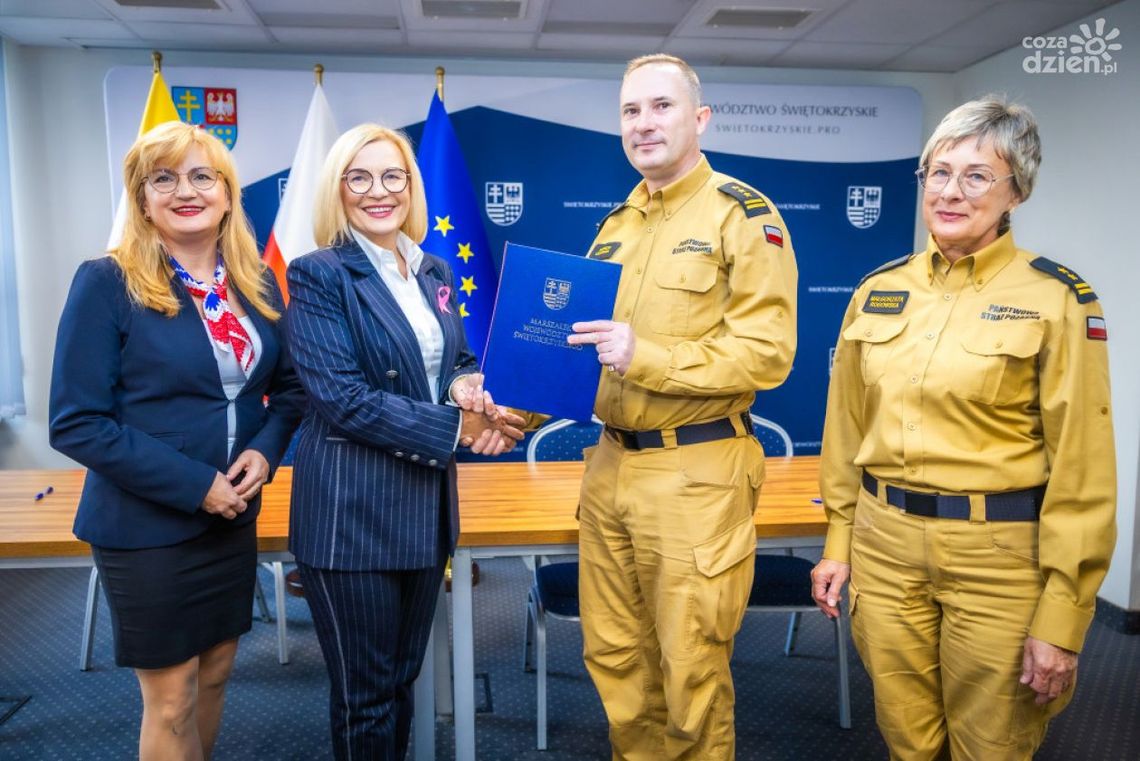 Drony dla służb mundurowych. Świętokrzyskie wspiera bezpieczeństwo mieszkańców Drony dla służb mundurowych. Świętokrzyskie wspiera bezpieczeństwo mieszkańców