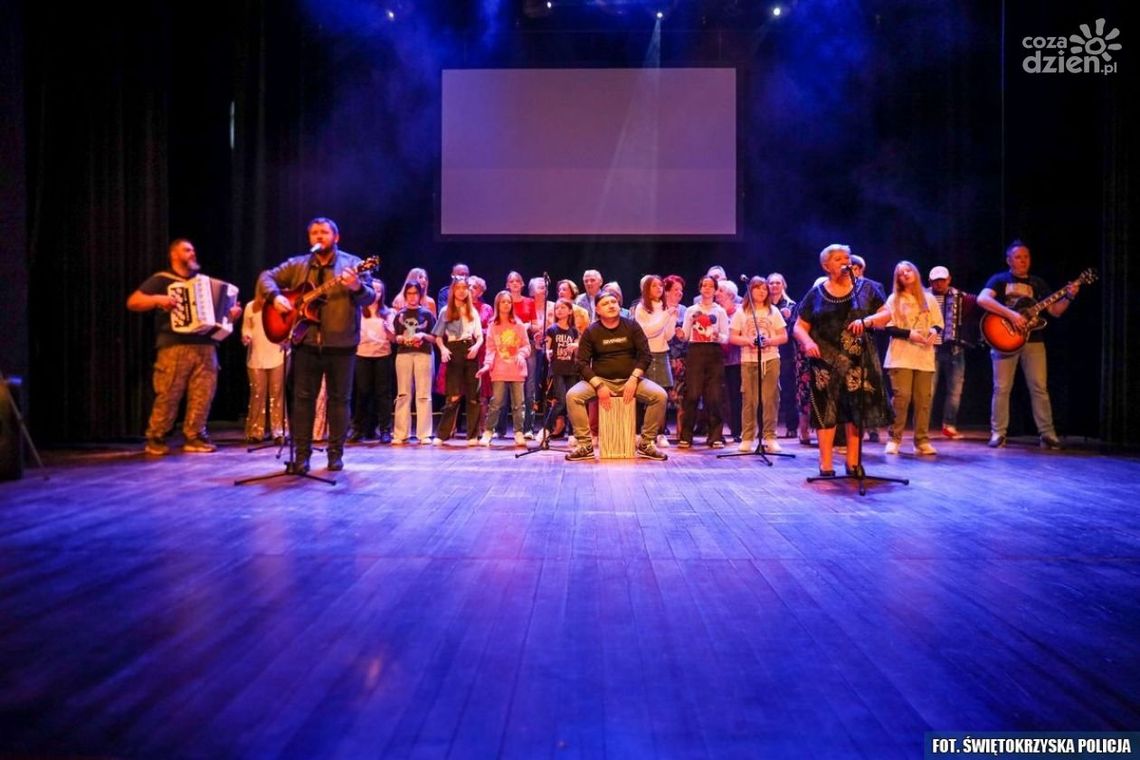 Drużyna z Naszego Podwórka II. Znowu grają! Drużyna z Naszego Podwórka II. Znowu grają!