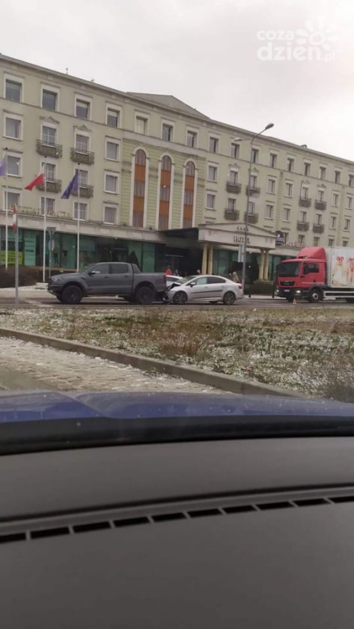 Dwie kolizje na ul. Żelaznej w Kielcach Dwie kolizje na ul. Żelaznej w Kielcach