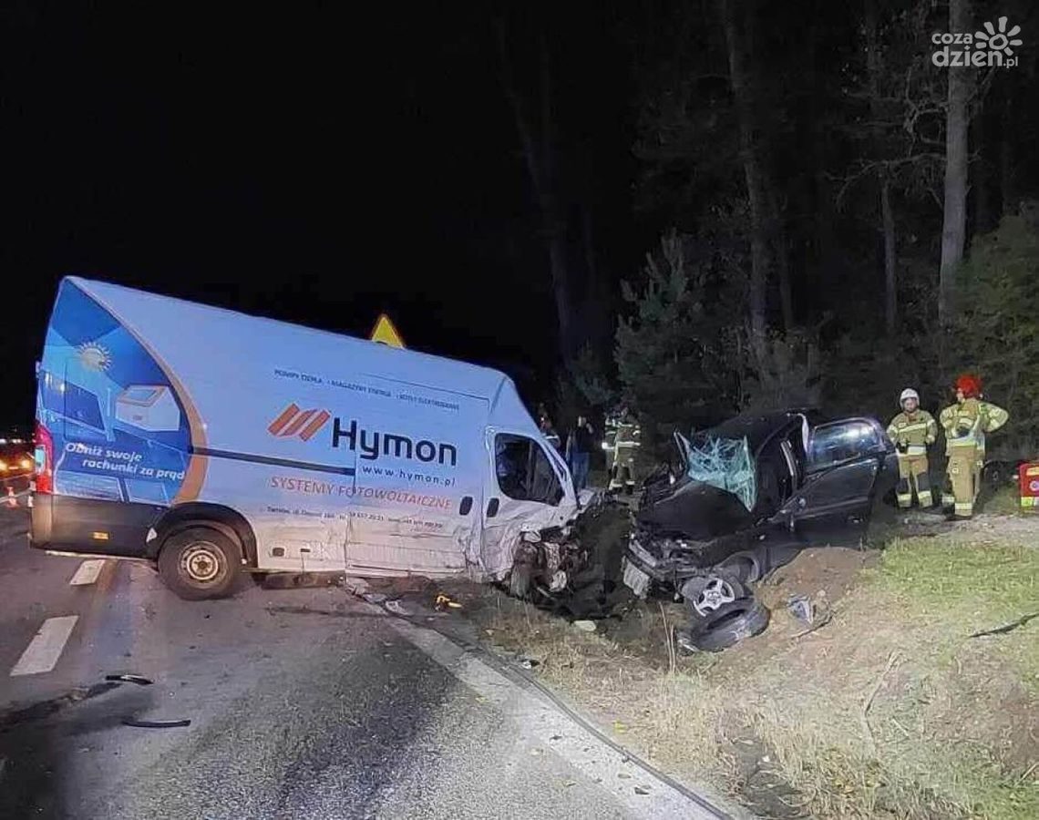 Dwie osoby nie żyją, po wypadku na DK 73 Dwie osoby nie żyją, po wypadku na DK 73