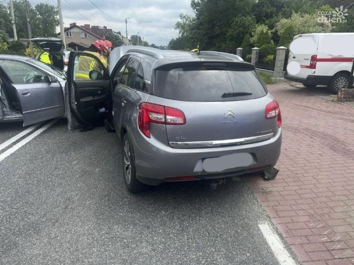 Dwie osoby ranne w wypadku na DK 78 Dwie osoby ranne w wypadku na DK 78