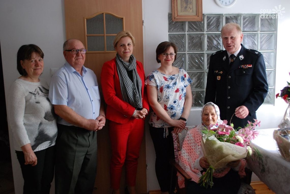 Dwieście lat dla pani Teodozji! Dwieście lat dla pani Teodozji!