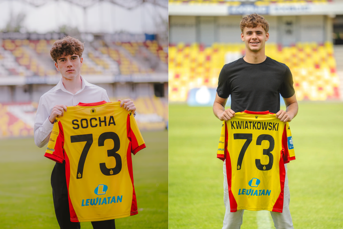 Dwóch młodych piłkarzy podpisało pierwsze kontrakty z Koroną Kielce Dwóch młodych piłkarzy podpisało pierwsze kontrakty z Koroną Kielce