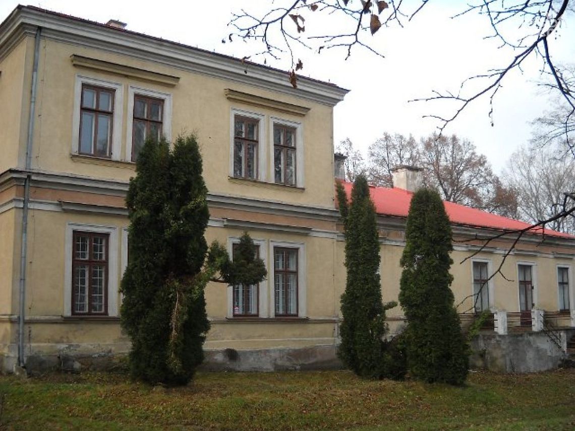 Dworek w Chocimowie pięknieje Dworek w Chocimowie pięknieje