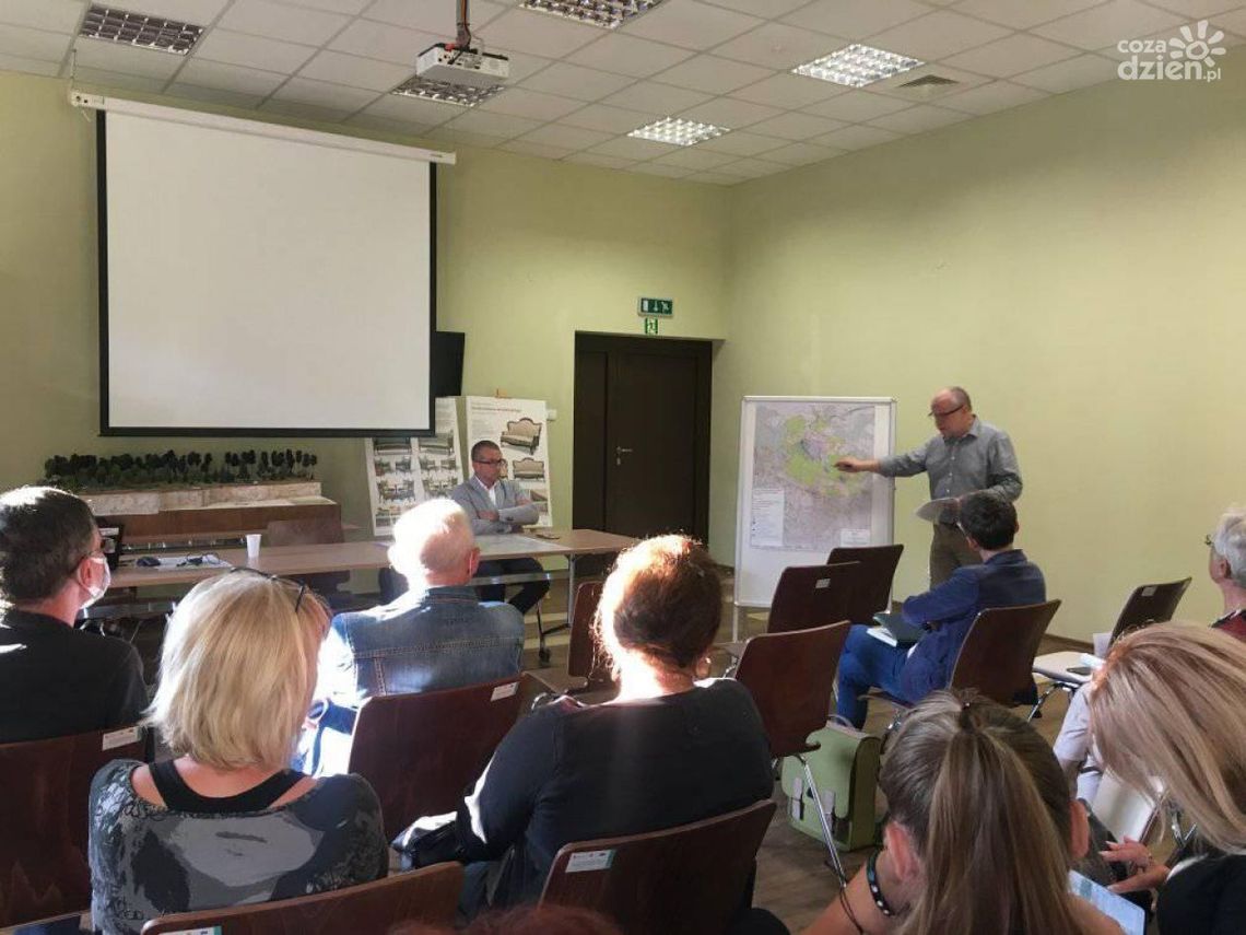 Dyskusja nad granicami Parku Kulturowego Dyskusja nad granicami Parku Kulturowego