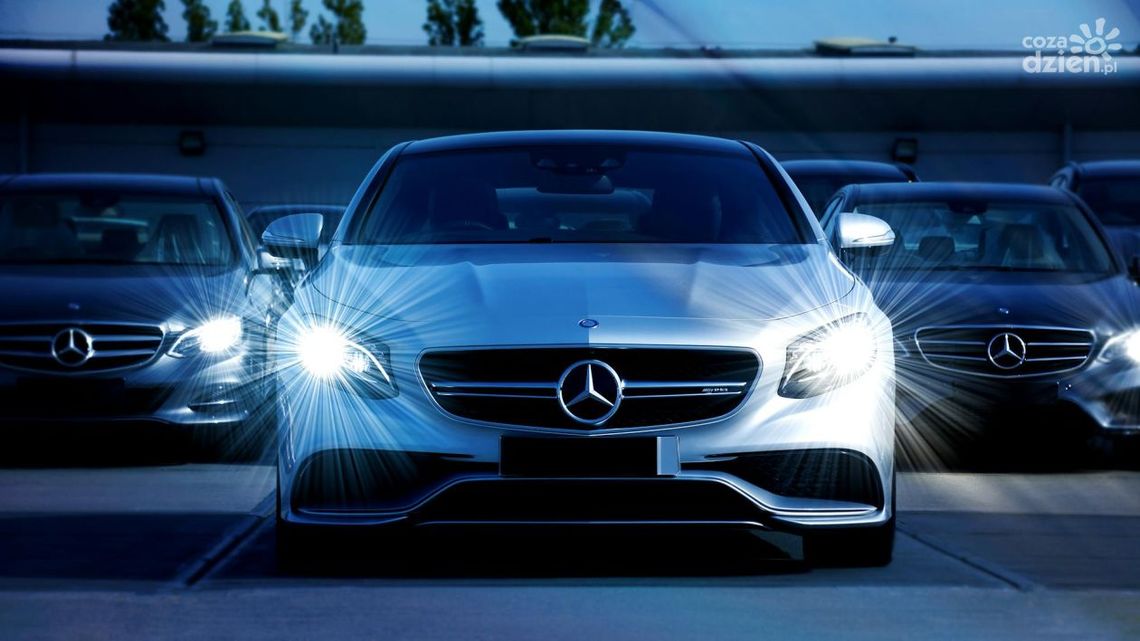 Dywaniki EVA do aut premium – Mercedes, Audi, BMW – czy różnią się od standardowych? Dywaniki EVA do aut premium – Mercedes, Audi, BMW – czy różnią się od standardowych?