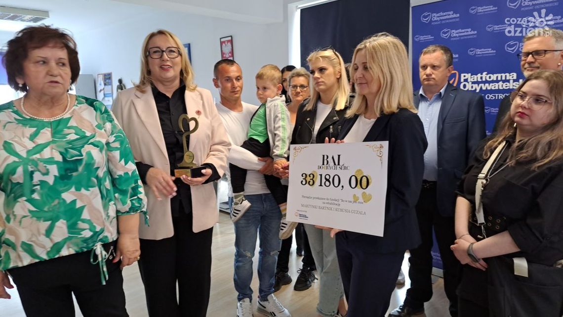 Działacze ostrowieckiej Platformy wsparli dwójkę chorych dzieci funduszami zebranymi podczas "Balu dobrych serc" Działacze ostrowieckiej Platformy wsparli dwójkę chorych dzieci funduszami zebranymi podczas "Balu dobrych serc"