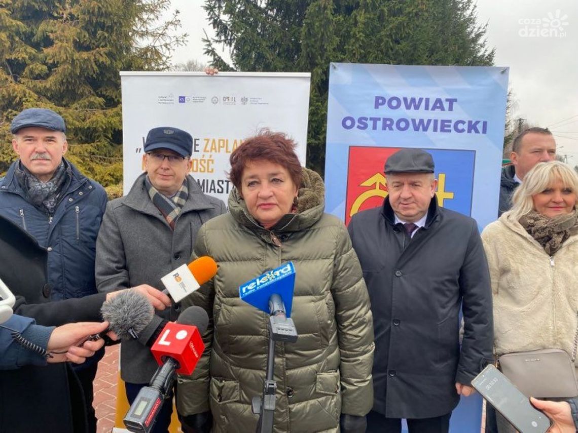 Dzięki współpracy droga w Chmielowie została wyremontowana Dzięki współpracy droga w Chmielowie została wyremontowana