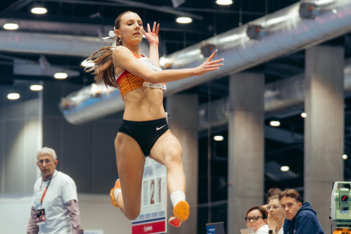Dziewięciu reprezentantów Kieleckiego Klubu Lekkoatletycznego wzięło udział w Halowych Mistrzostwach Polski U-18 i U-20 Dziewięciu reprezentantów Kieleckiego Klubu Lekkoatletycznego wzięło udział w Halowych Mistrzostwach Polski U-18 i U-20