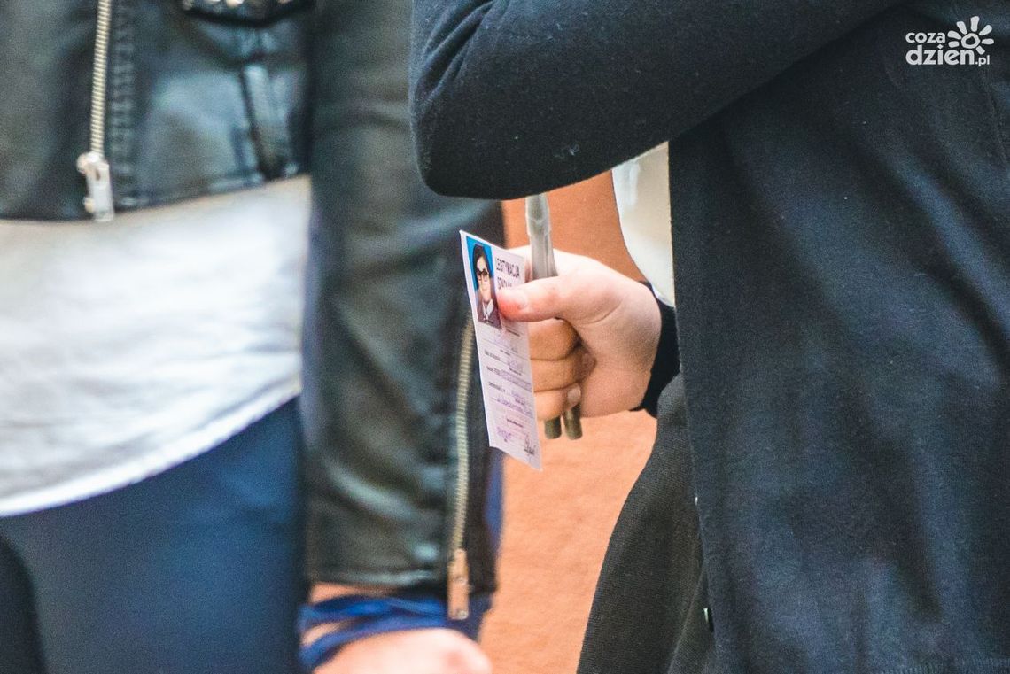 Dziś ósmoklasiści zmierzą się z królową nauk - matematyką Dziś ósmoklasiści zmierzą się z królową nauk - matematyką