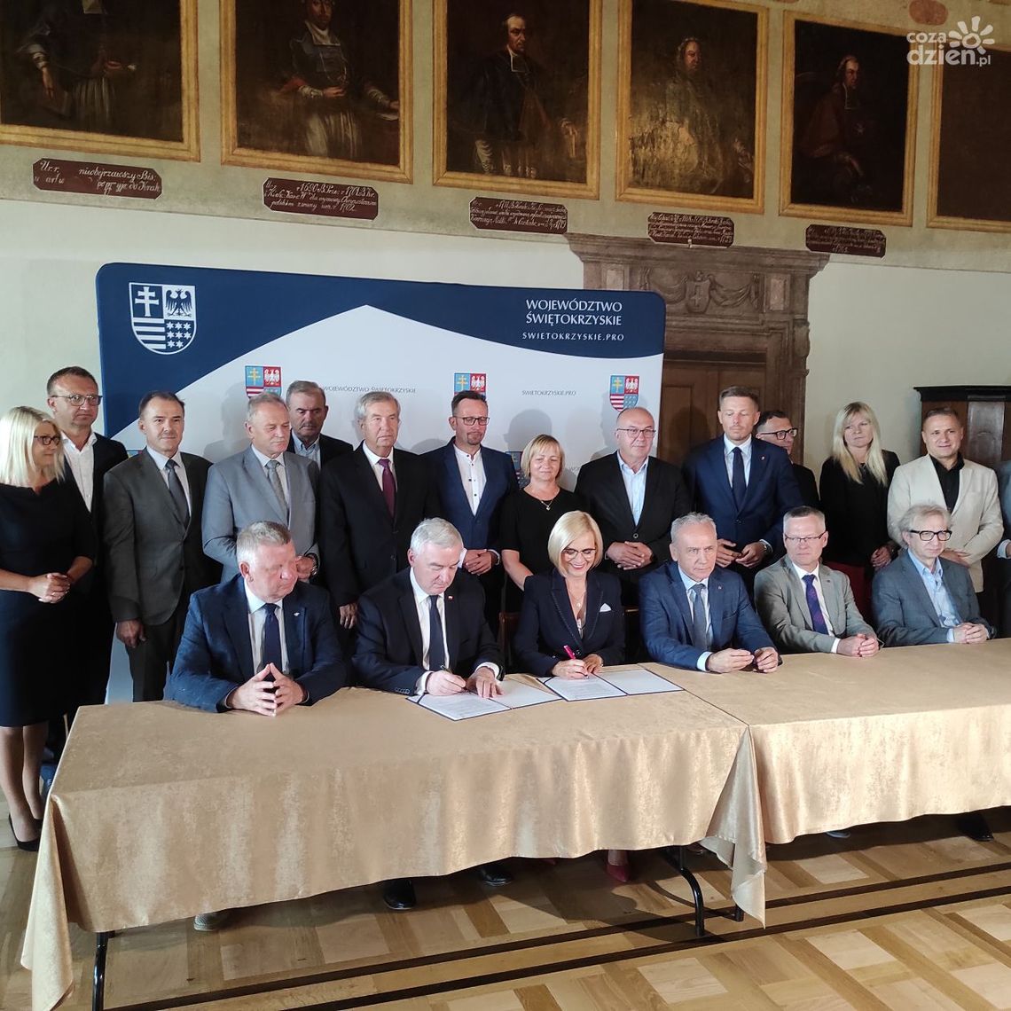 Dziś uczeń-jutro student. Program unijny dla ponad 9 tys. uczniów ze świętokrzyskiego