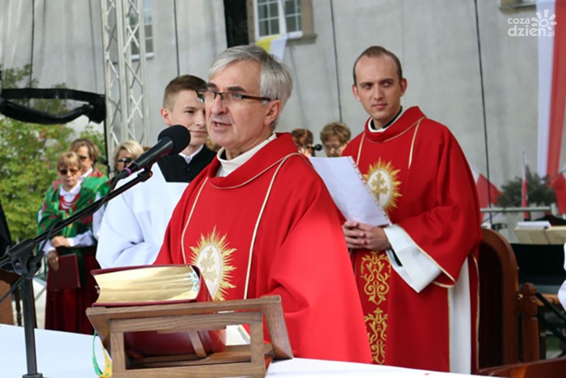 Dziś Wielki Piątek - na św. Krzyżu będzie wyjątkowe nabożeństwo Dziś Wielki Piątek - na św. Krzyżu będzie wyjątkowe nabożeństwo