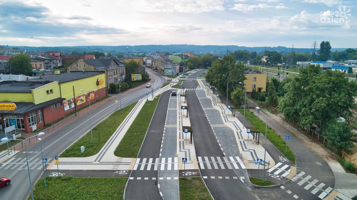 Eleganckie i funkcjonalne otoczenie dworca w Starachowicach Wschodnich Eleganckie i funkcjonalne otoczenie dworca w Starachowicach Wschodnich