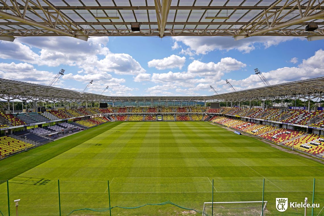 Exbud Arena w nowym wydaniu. Ponad 10 tysięcy nowych siedzisk już zamontowanych Exbud Arena w nowym wydaniu. Ponad 10 tysięcy nowych siedzisk już zamontowanych