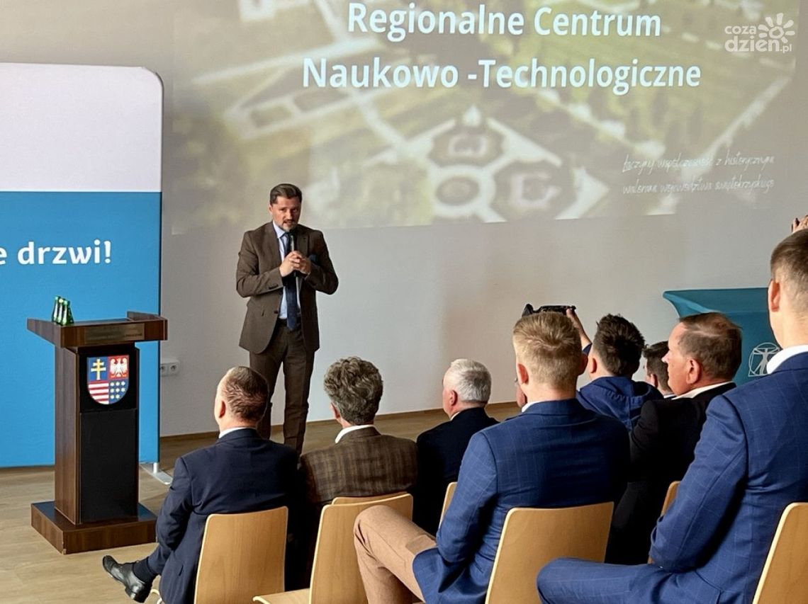 Farma fotowoltaiczna w Podzamczu Farma fotowoltaiczna w Podzamczu