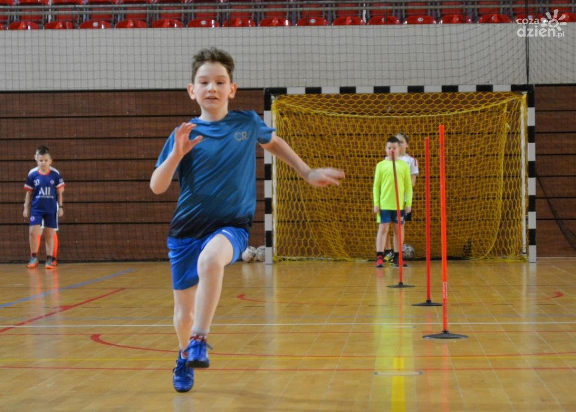 Ferie 2023 z ostrowieckim MOSiRem w hali
