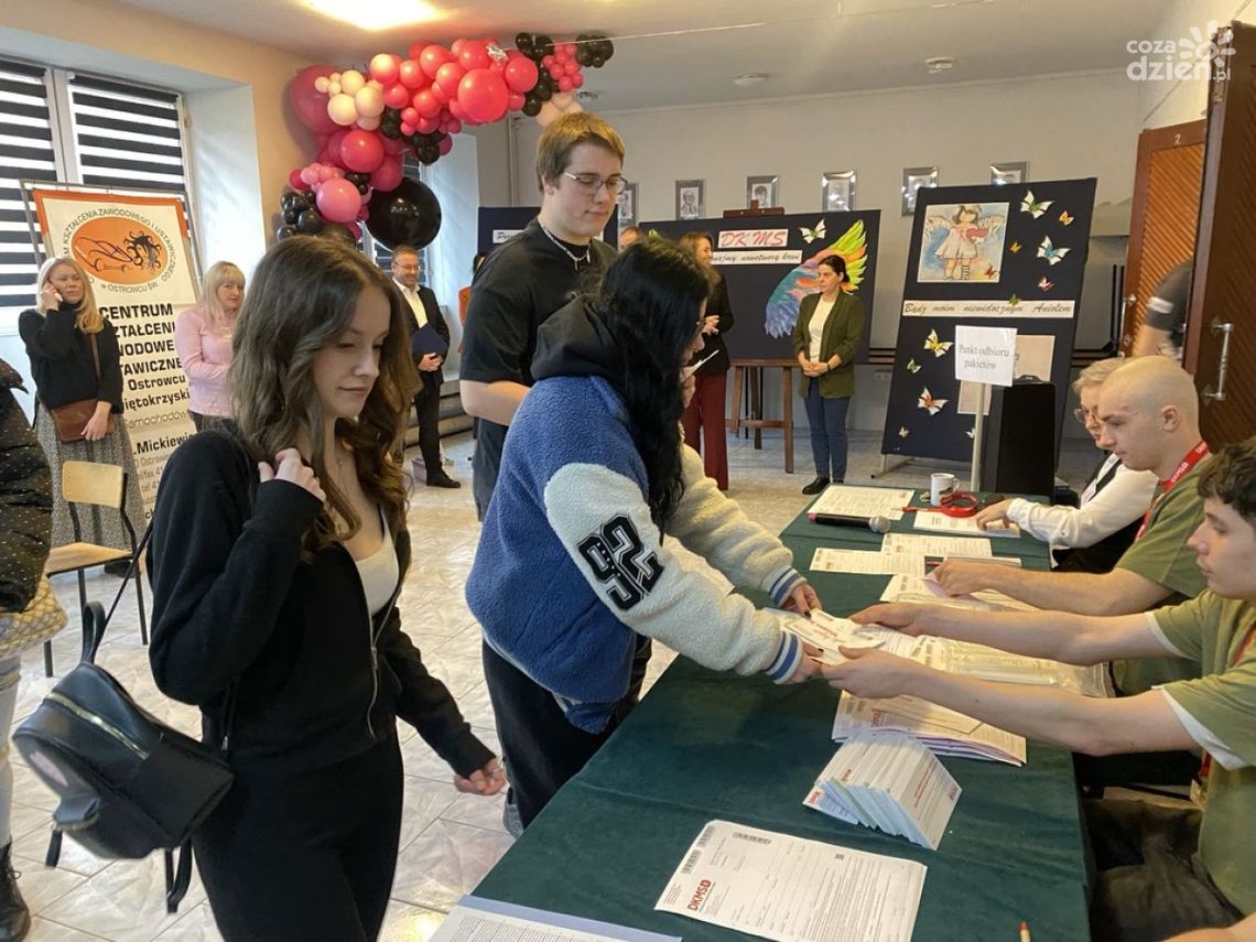 Finał akcji DKMS w ostrowieckiej "samochodówce". Nadzieja na uratowanie życia Finał akcji DKMS w ostrowieckiej "samochodówce". Nadzieja na uratowanie życia