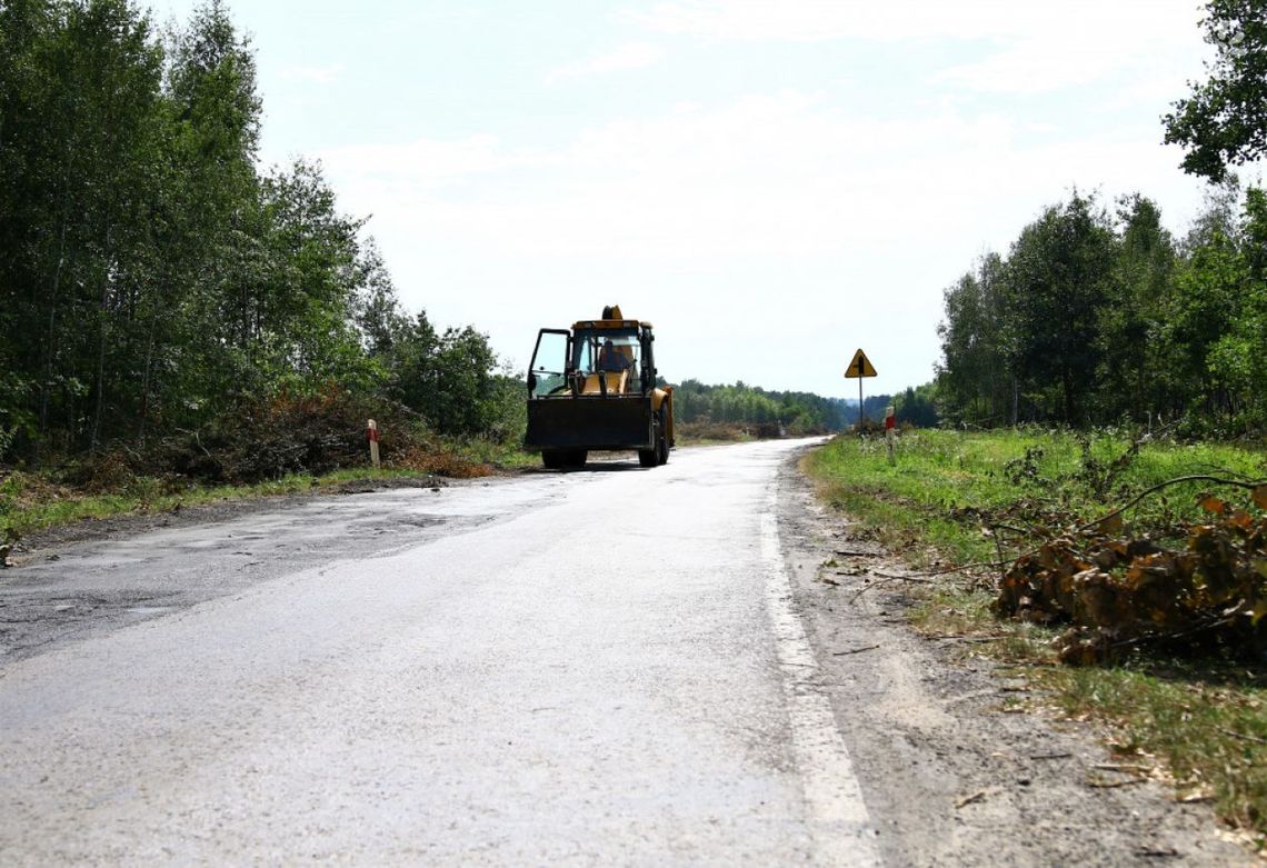 Finał remontu drogi wojewódzkiej gminie  Iwaniska 