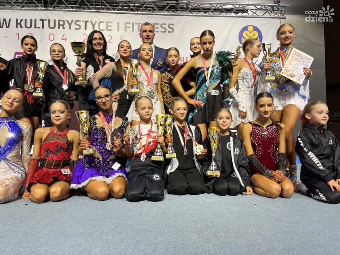 Fitnesski UKS Black & White Ostrowiec Świętokrzyski zdominowały puchar Polski w Kielcach
