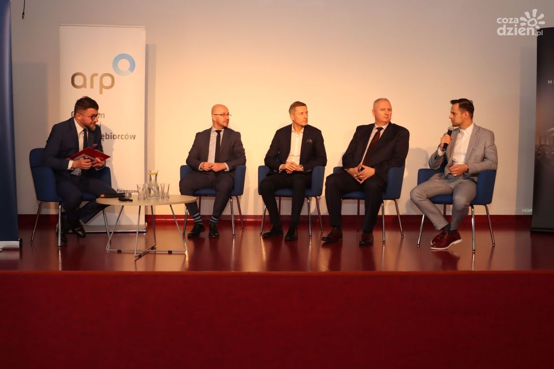 Forum Biznesu i Przedsiębiorczości w Nowinach zakończone kolejny raz sukcesem (WIDEO) Forum Biznesu i Przedsiębiorczości w Nowinach zakończone kolejny raz sukcesem (WIDEO)