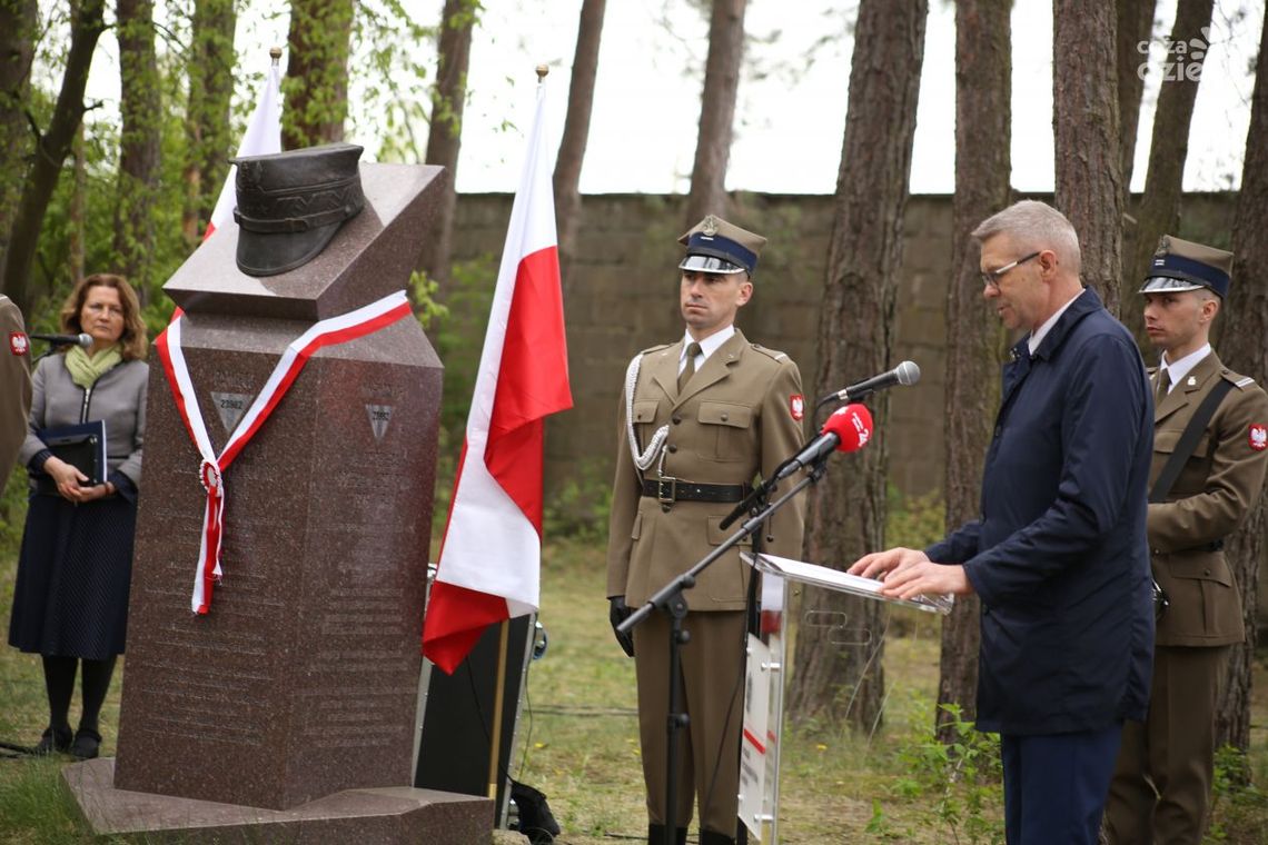 Generał Bolesław Roja upamiętniony na terenie dawnego obozu KL Sachsenhausen Generał Bolesław Roja upamiętniony na terenie dawnego obozu KL Sachsenhausen