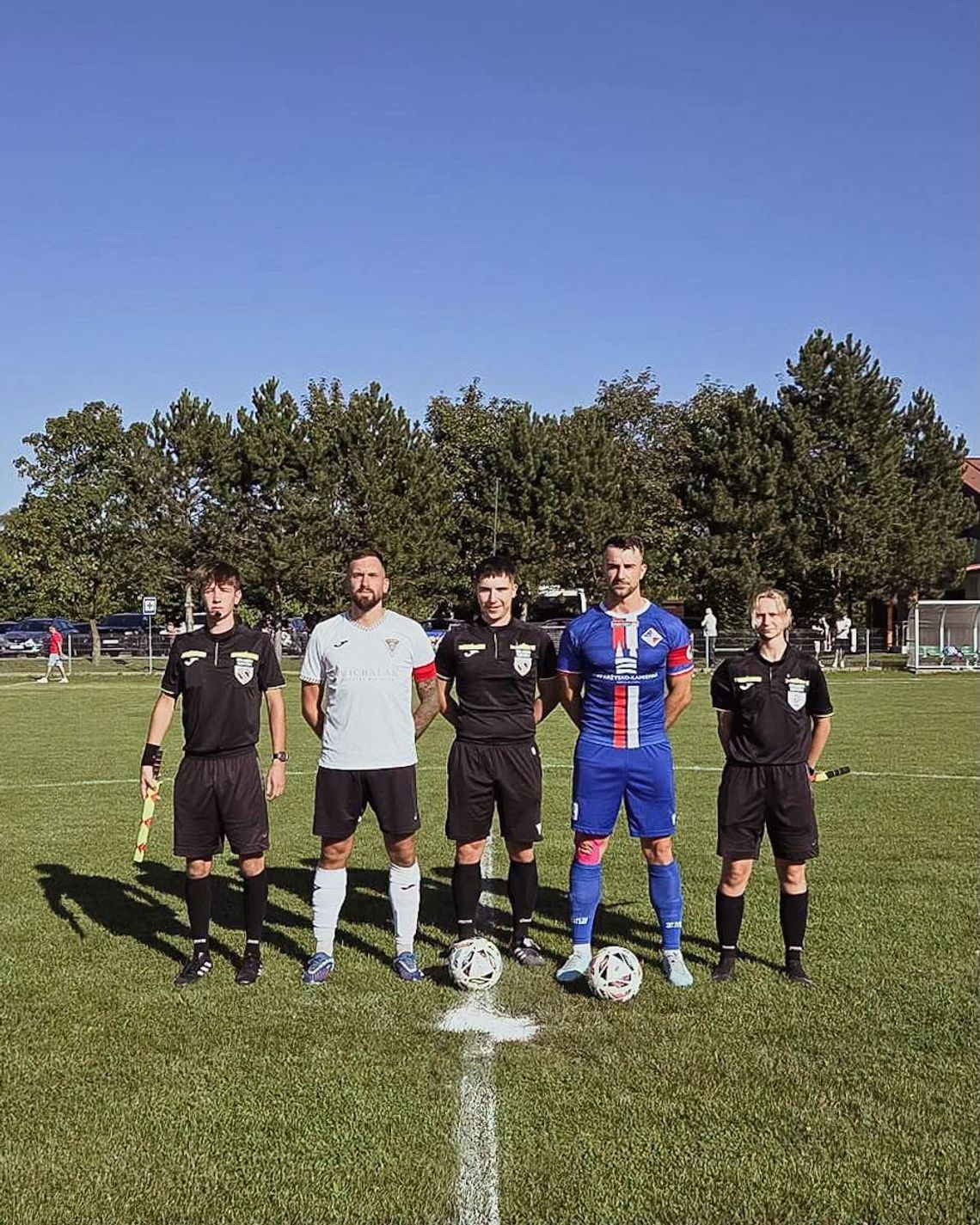 GKS Rudki i Victoria Skalbmierz pierwszymi liderami Keeza IV Ligi Świętokrzyskiej GKS Rudki i Victoria Skalbmierz pierwszymi liderami Keeza IV Ligi Świętokrzyskiej