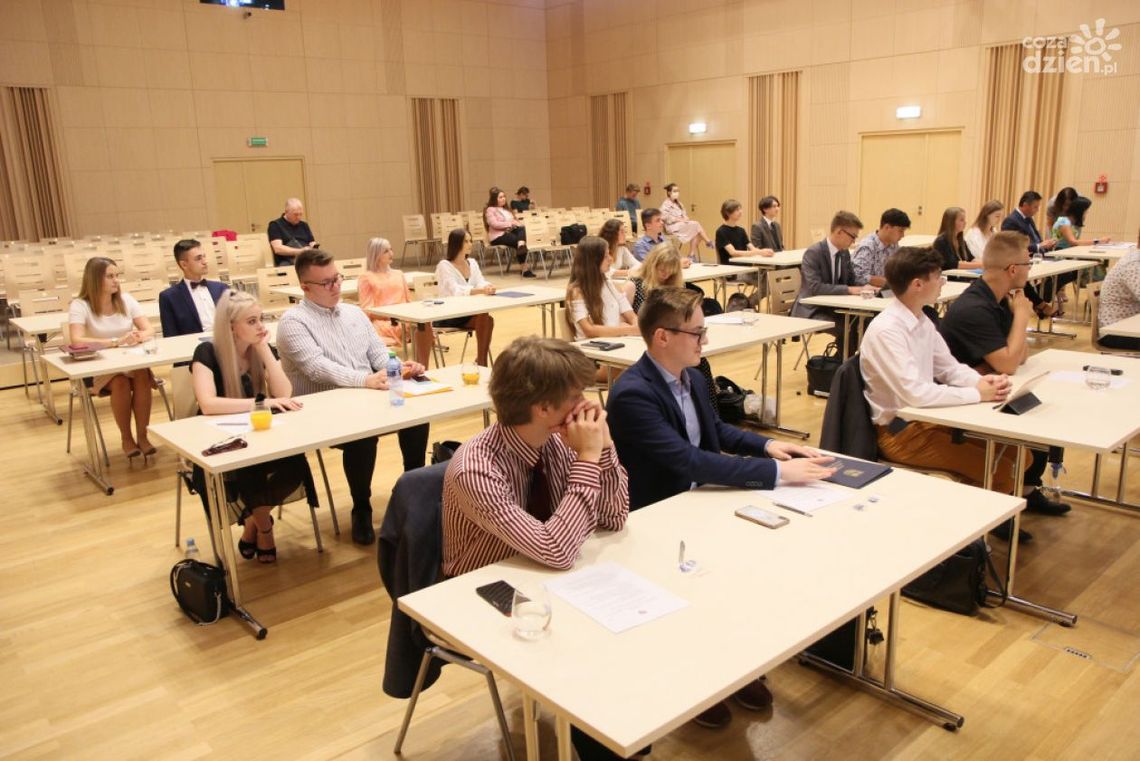 Głos młodych bardzo ważny - i oni będą konsultowali Strategię Rozwoju WŚ 2030+ Głos młodych bardzo ważny - i oni będą konsultowali Strategię Rozwoju WŚ 2030+