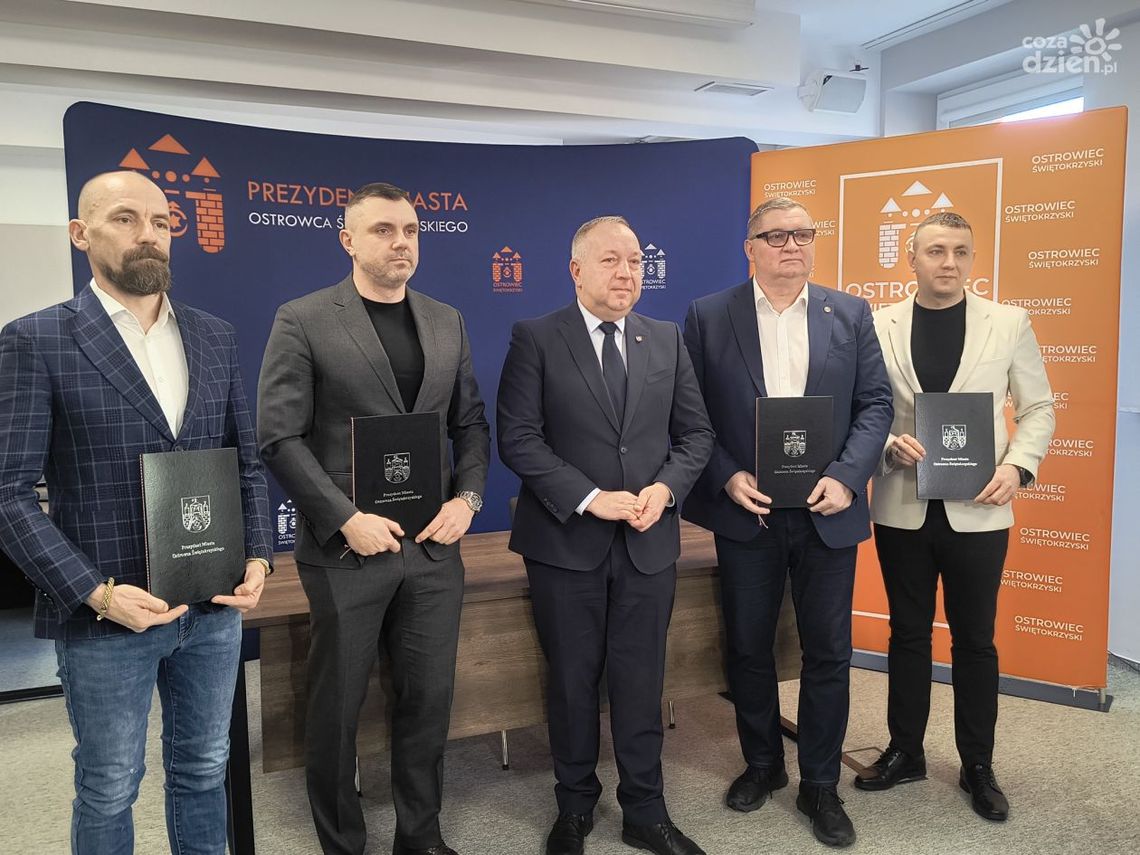 Gmina Ostrowiec przekazała dotacje ostrowieckim sportom ligowym Gmina Ostrowiec przekazała dotacje ostrowieckim sportom ligowym