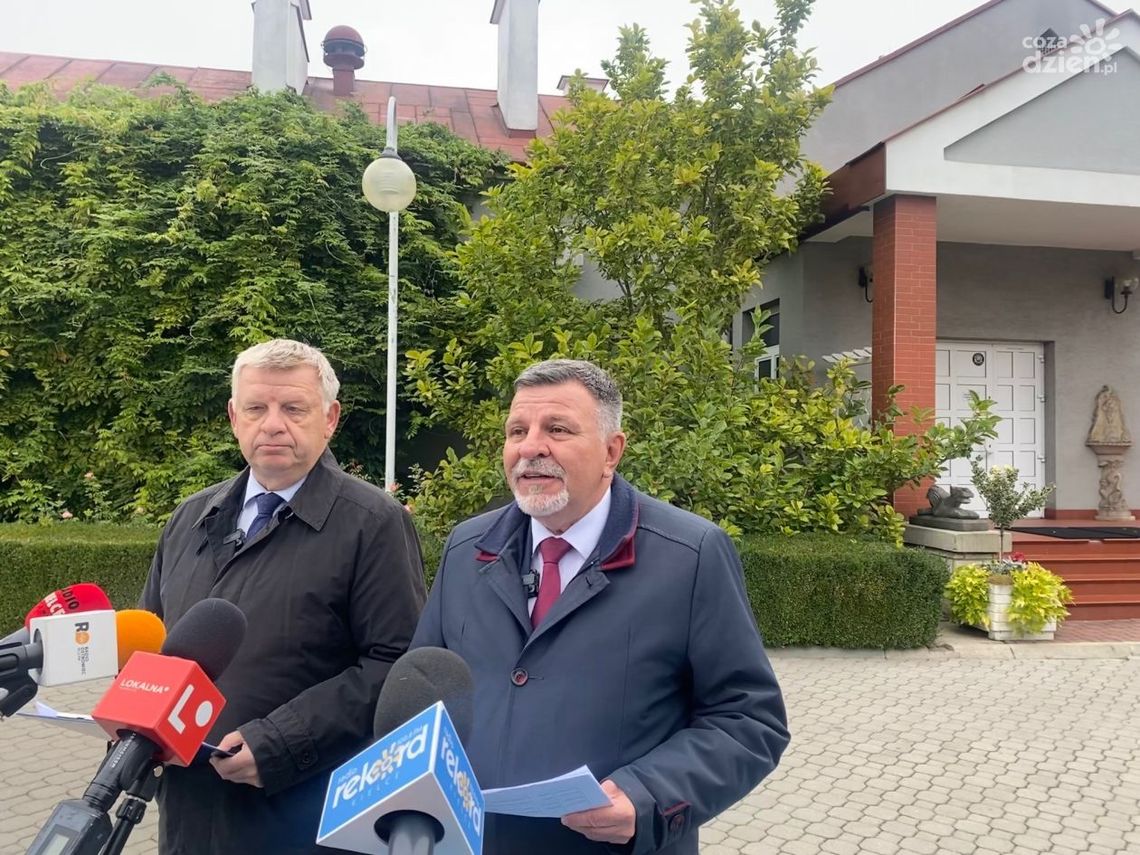 Gminy powiatu ostrowieckiego z rządowym wsparciem Gminy powiatu ostrowieckiego z rządowym wsparciem