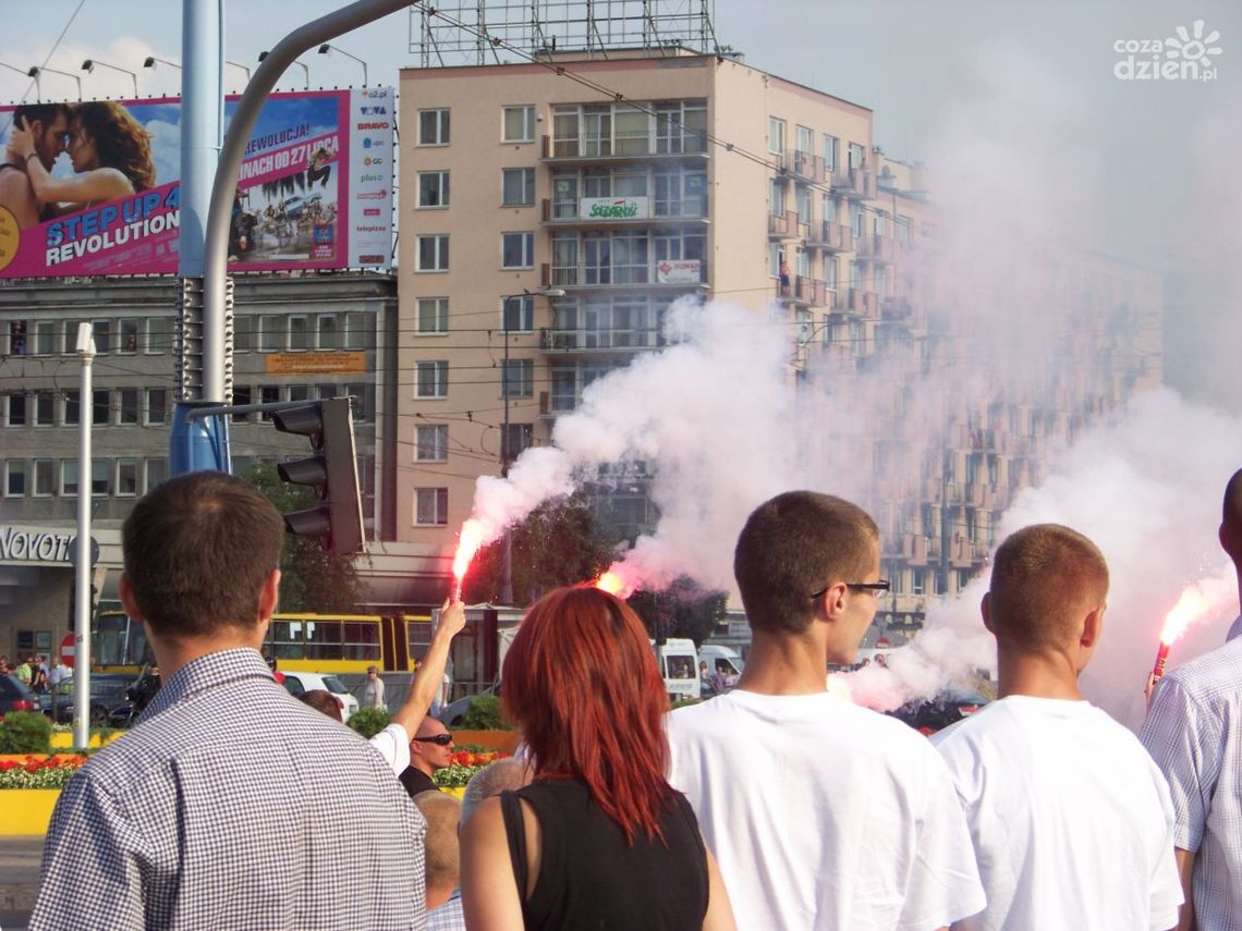 Godzina "W" w rocznicę Powstania Warszawskiego Godzina "W" w rocznicę Powstania Warszawskiego