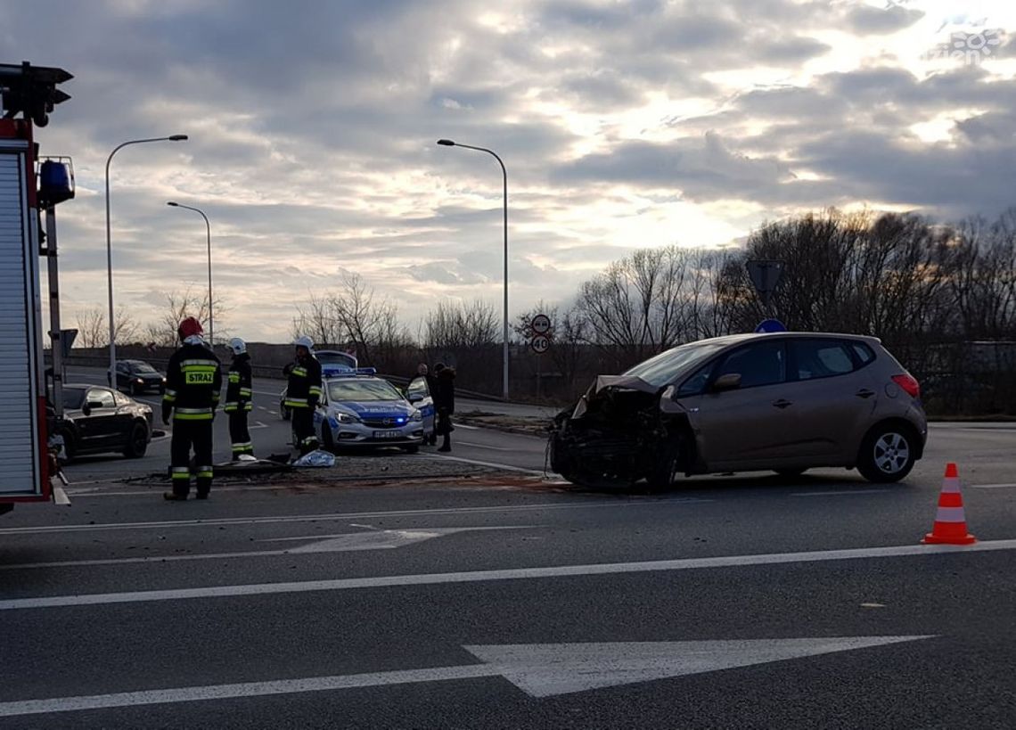 Groźna stłuczka przy węźle Brezelia Groźna stłuczka przy węźle Brezelia