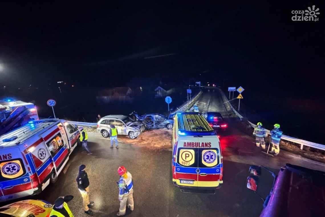 Groźny, nocny wypadek w powiecie jędrzejowskim