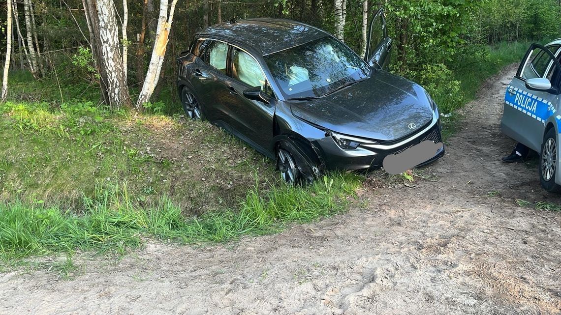 Groźny wypadek w Janaszowie. Kierowca Lexusa trafił do szpitala Groźny wypadek w Janaszowie. Kierowca Lexusa trafił do szpitala