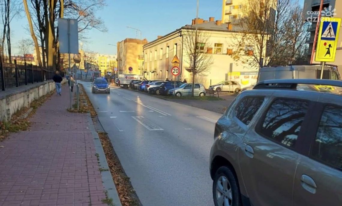 Groźny wypadek w Kielcach. Potrącone 4-letnie dziecko Groźny wypadek w Kielcach. Potrącone 4-letnie dziecko