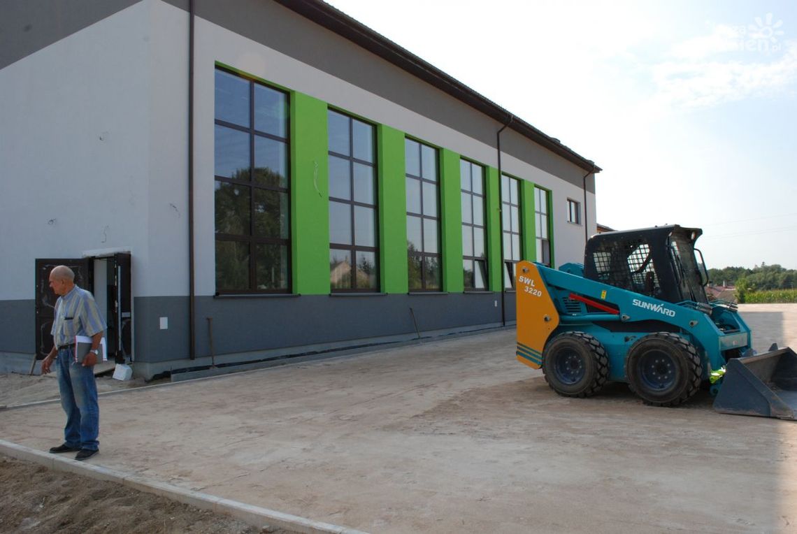 Hala sportowa w Mominie rośnie w oczach Hala sportowa w Mominie rośnie w oczach