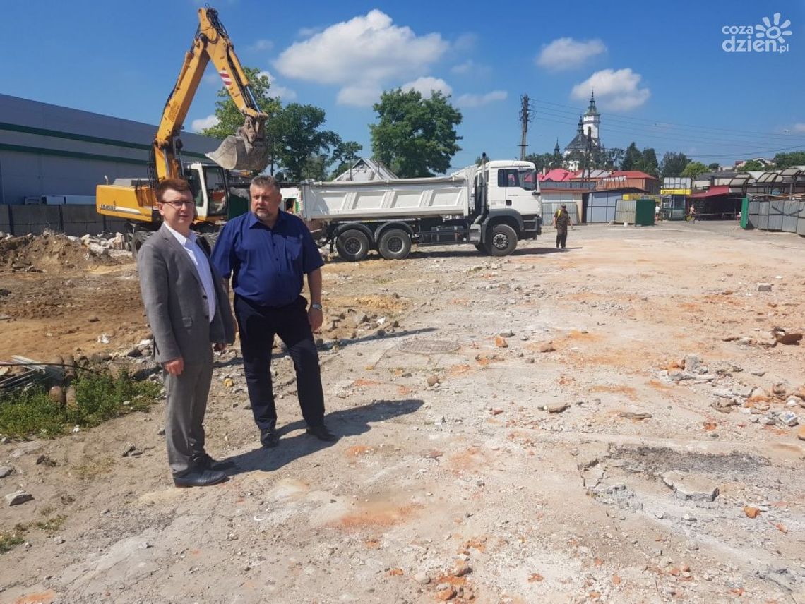 Handel i usługi pod dachem Handel i usługi pod dachem